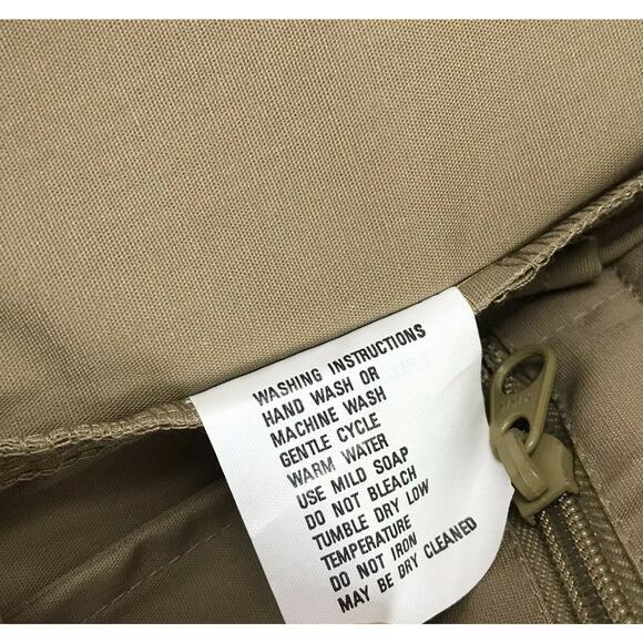 Vintage 90’s River Run Yellowstone Hunting Fishing Field Vest Size M Water Proof - Picture 11 of 12